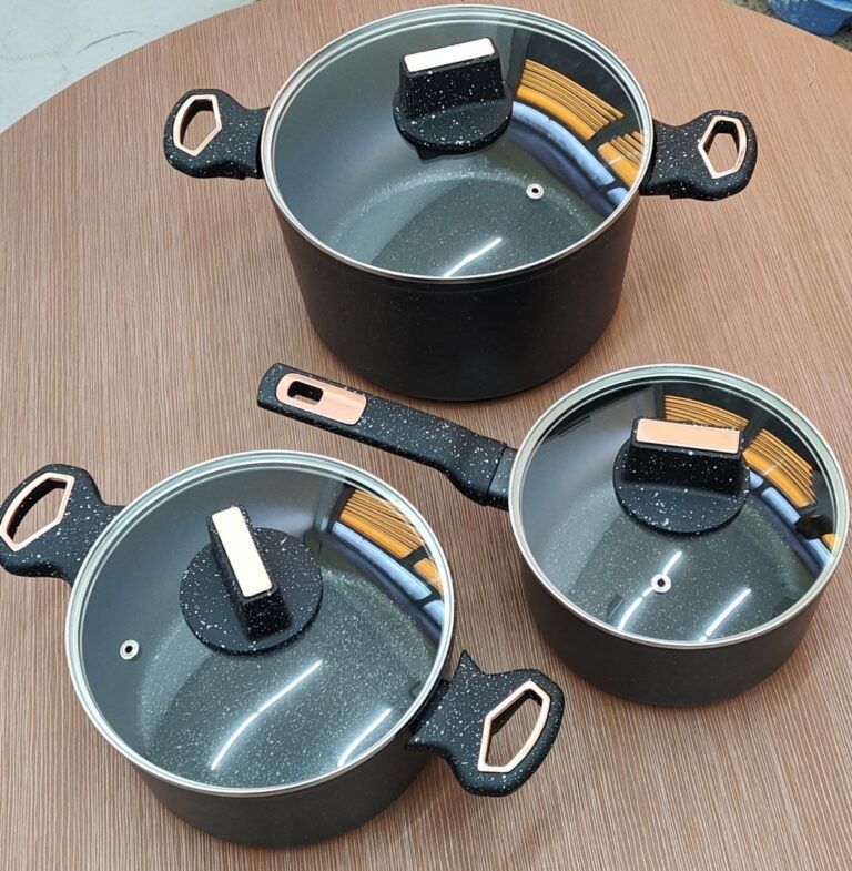 Set of 3 Pots with Lids GMM52