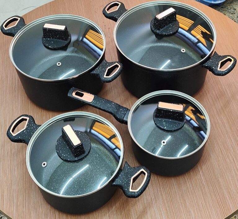 Set of 4 Pots with Lids GMM52