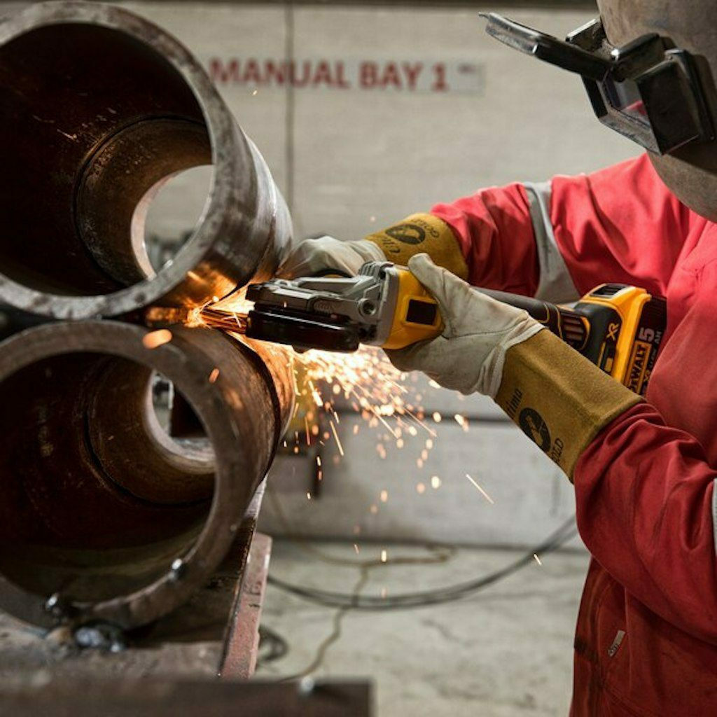 Dewalt Angle Grinder 36V 125mm Battery 2x2.2Ah DC415KL