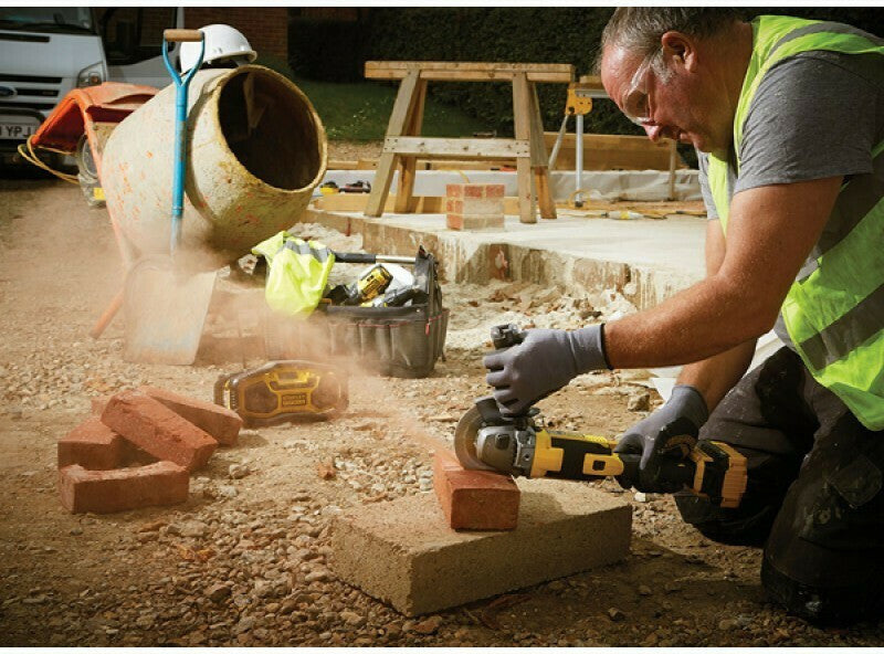 Stanley Angle Grinder 18V 125mm Battery 2x4Ah SFMCG700M2K